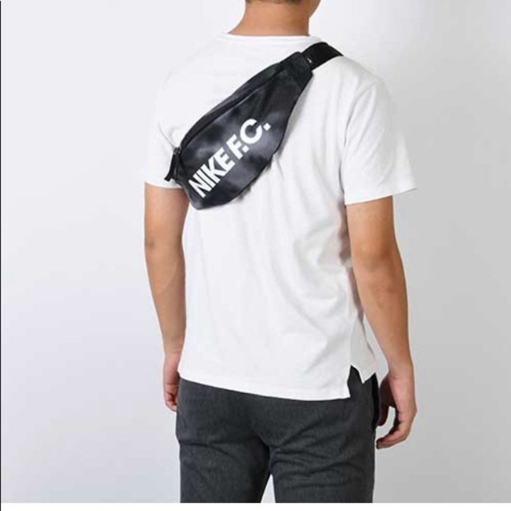 Nike FC Hip Bag Black & Gray Tie Dye Athleisure Murse Fanny Pack Man Bag NWT